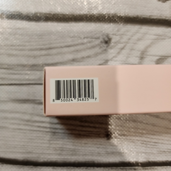 Nib Sophia and Mabelle Topless Hydrating Hybrid 2 in 1 Lipstick Balm Full Size - Picture 6 of 8